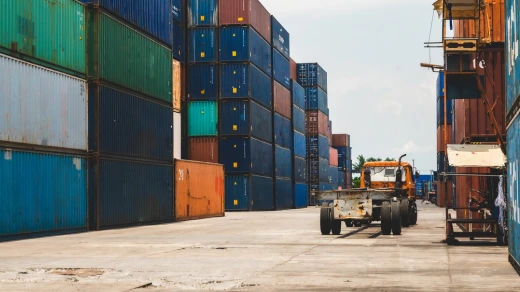 shipping containers port